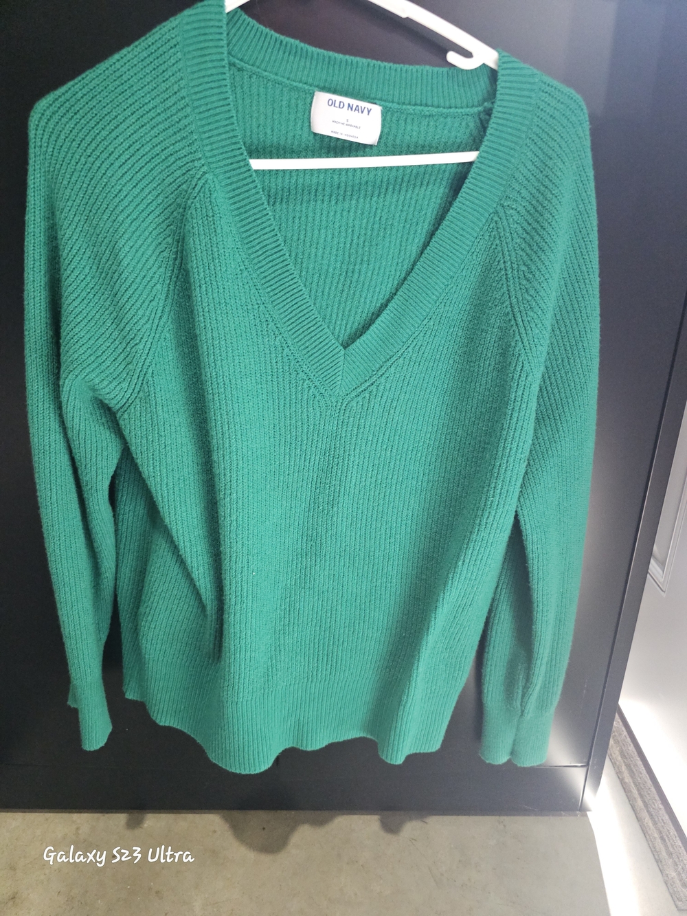 Old Navy Women's Green V-Neck Ribbed Sweater